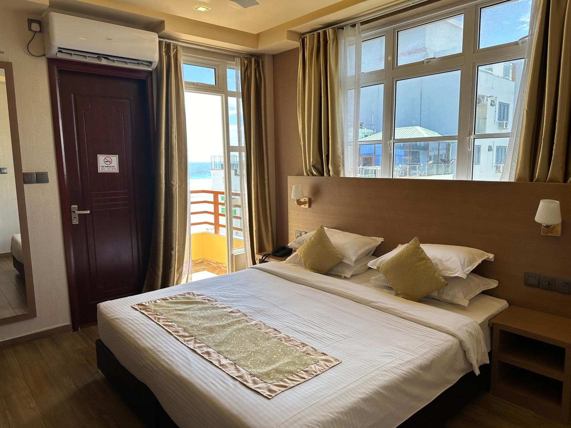 Three Inn Hulhumalé Extérieur photo