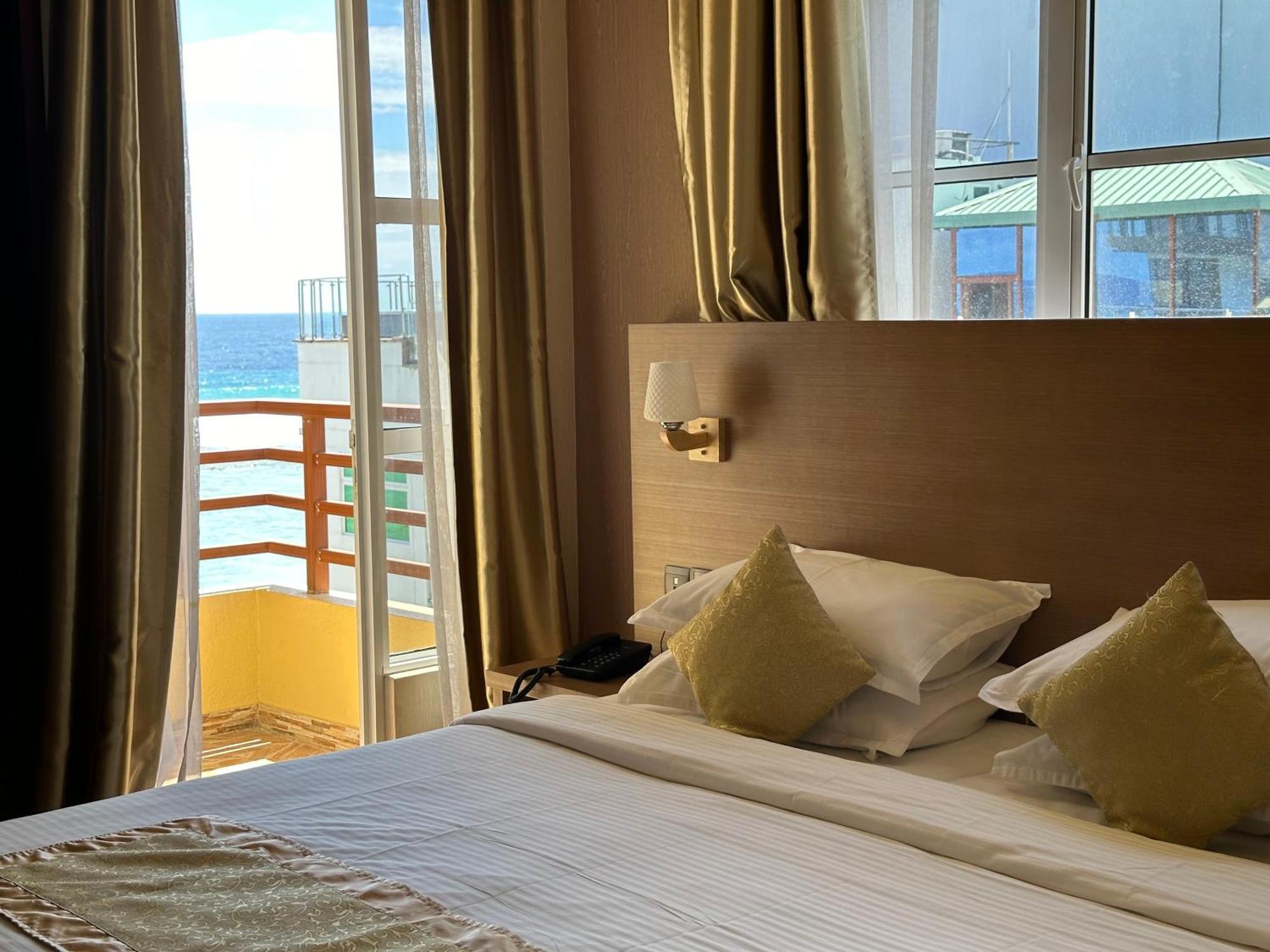 Three Inn Hulhumalé Extérieur photo